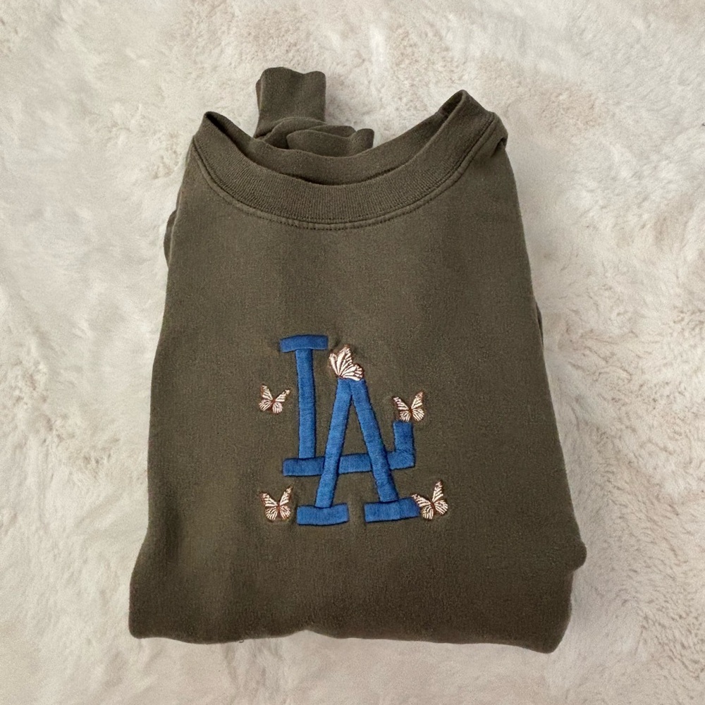 Dodgers embroidered crew neck with butterflies